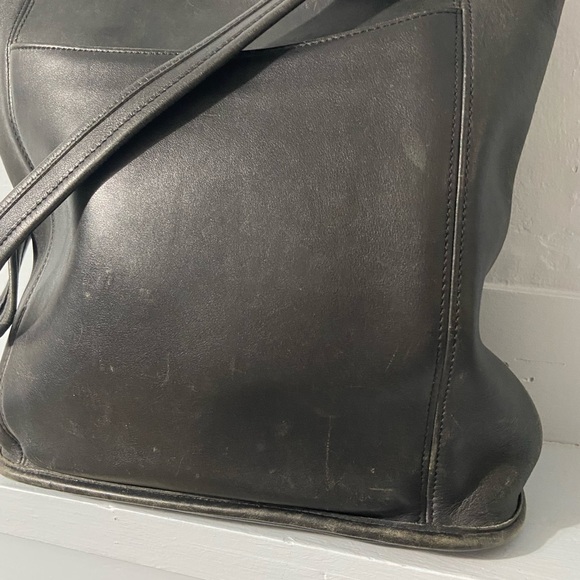 Vintage Black Coach Slim Duffle Sac - Picture 9 of 11